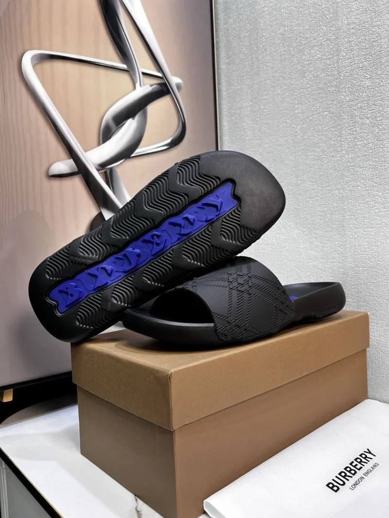Burberry Slippers Versatile 17113