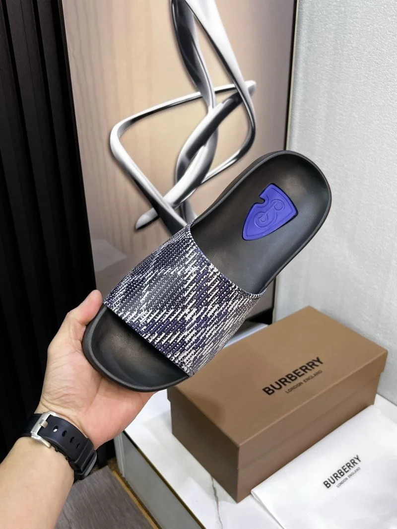 Timeless Burberry Slippers 17130
