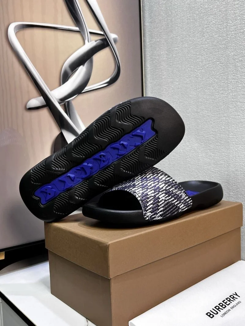 Timeless Burberry Slippers 17130