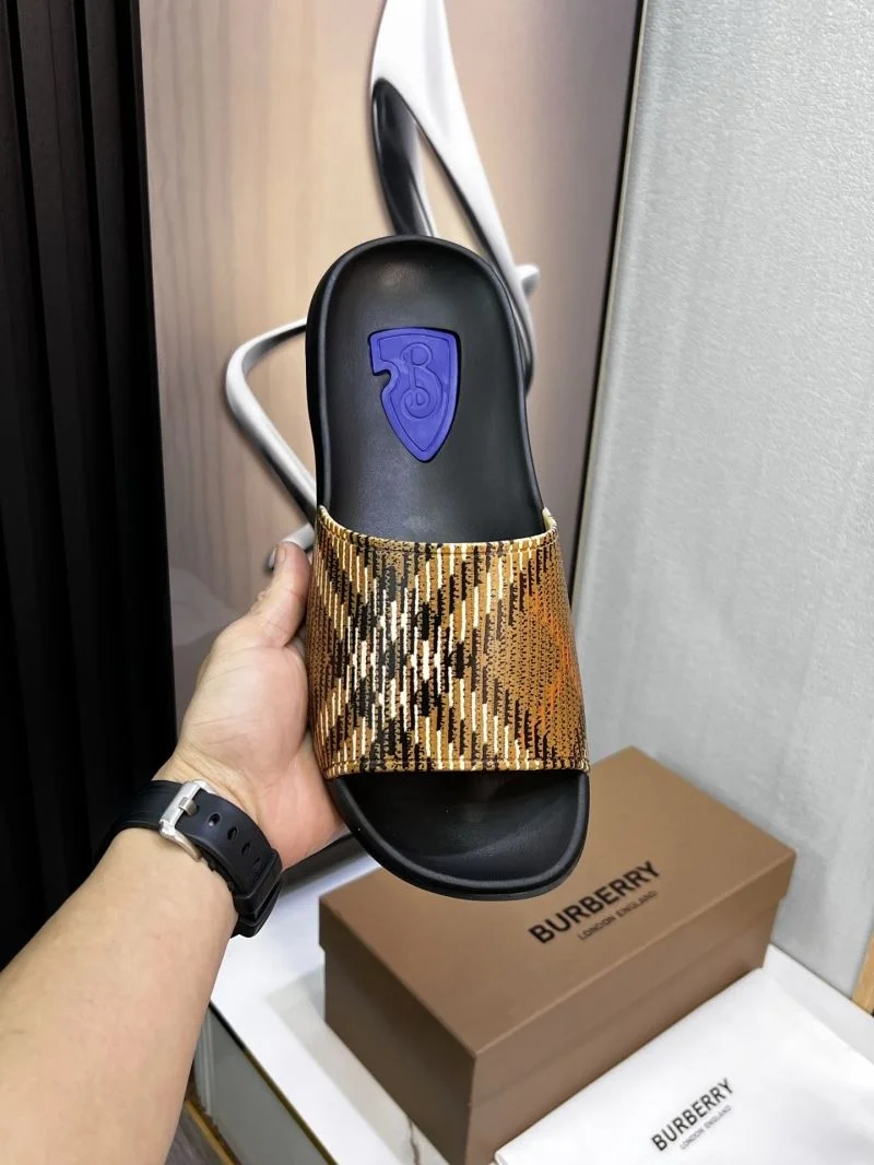 Burberry Slippers SoftTouch 17125