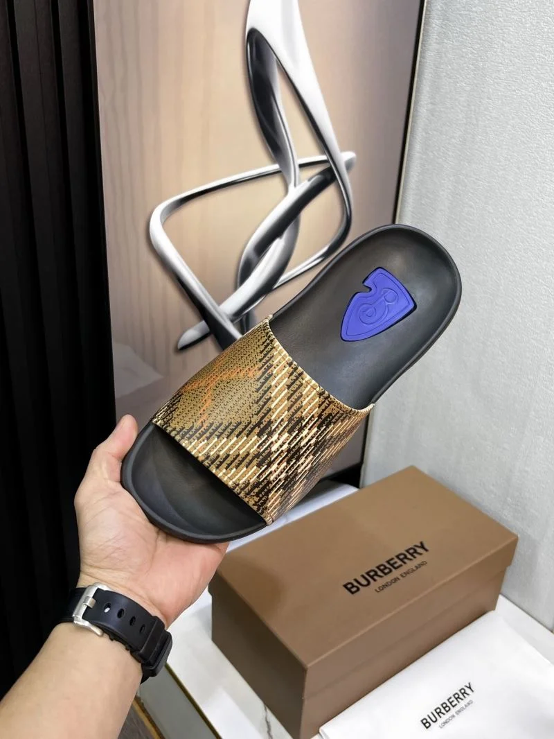 Burberry Slippers SoftTouch 17125