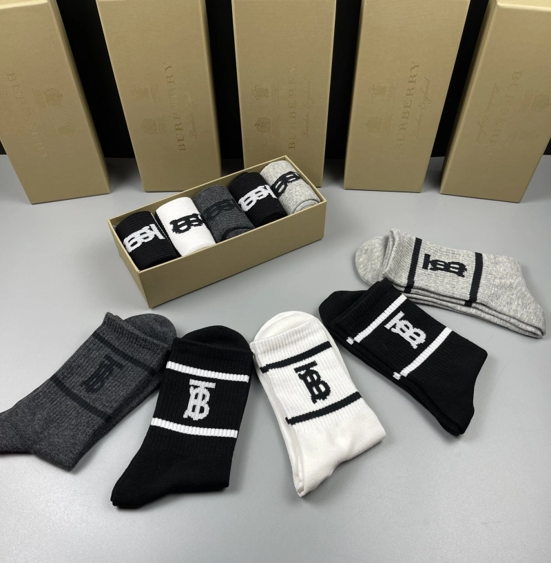 Trendsetting Burberry Socks 274348