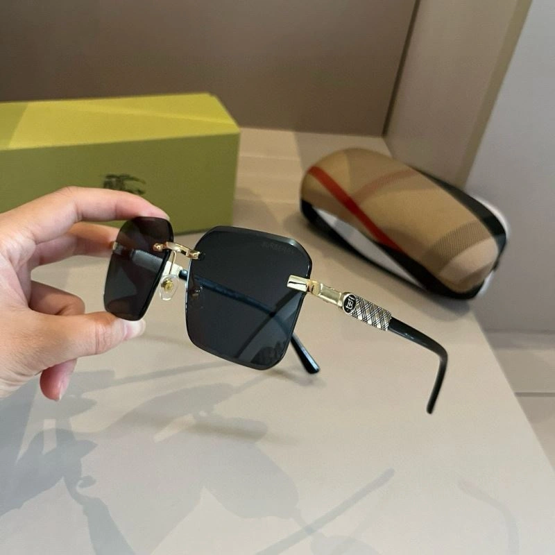 Burberry Sunglasses Elegant 277177