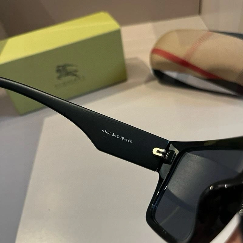 Burberry Sunglasses Effortless 277183
