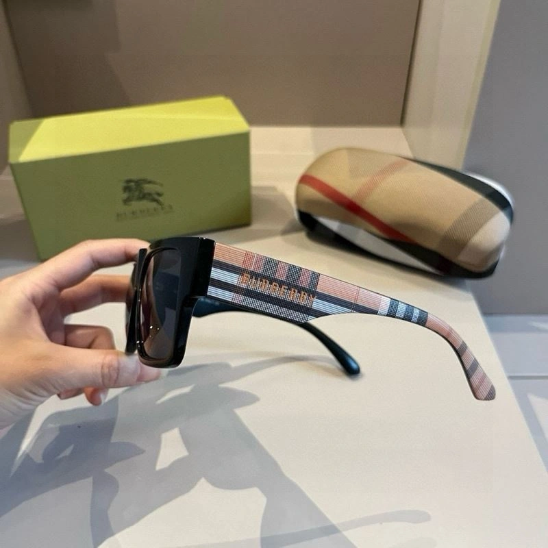 Burberry Sunglasses Effortless 277183