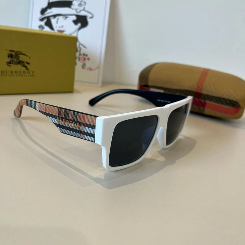 UrbanChic Burberry Sunglasses 277191