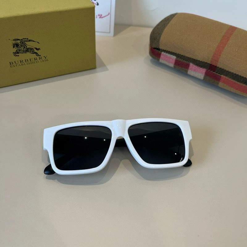 UrbanChic Burberry Sunglasses 277191