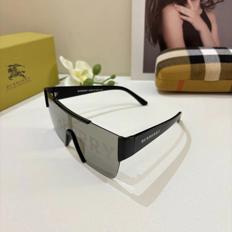 RelaxedFit Burberry Sunglasses 277173