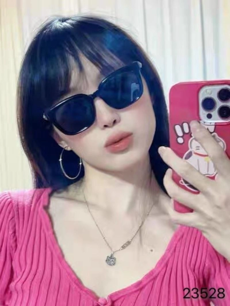 Burberry Sunglasses Effortless 277188