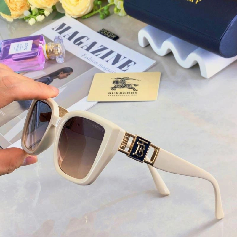 Burberry Sunglasses Effortless 277188