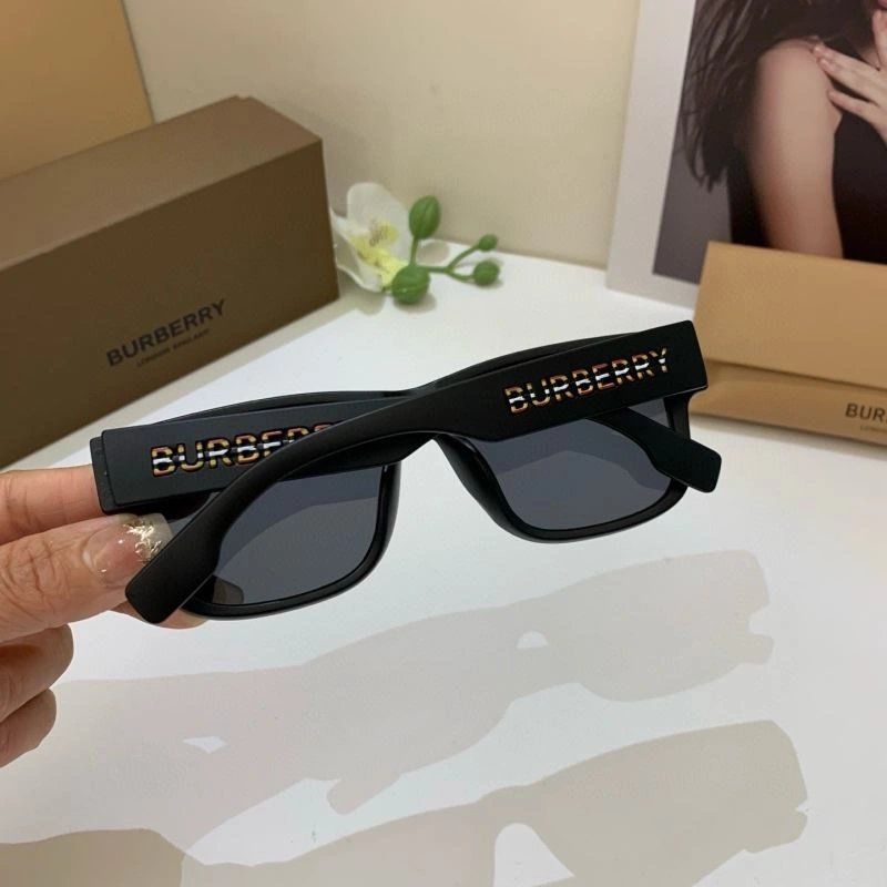 Burberry Sunglasses Minimalist 277184