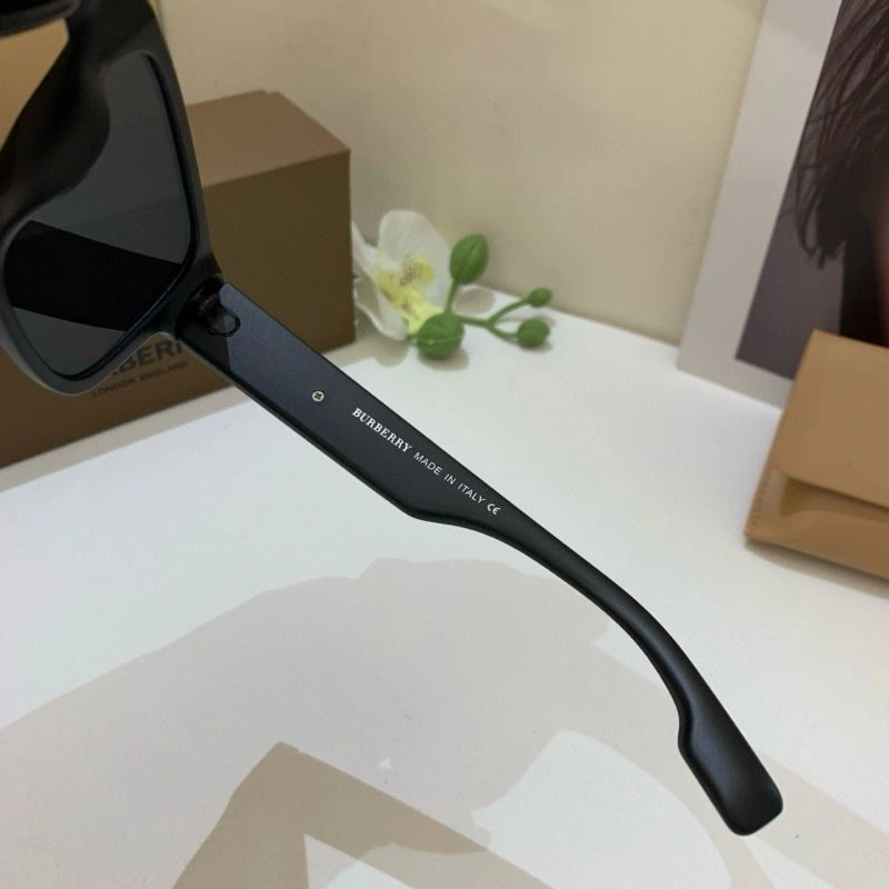 Burberry Sunglasses Minimalist 277184