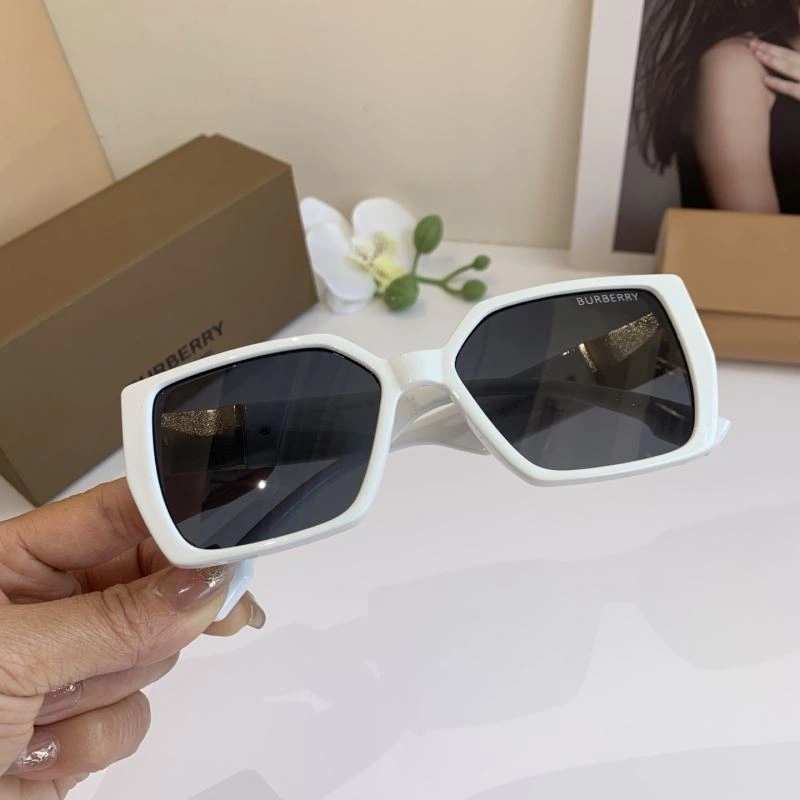 Burberry Sunglasses MoistureWicking 277171