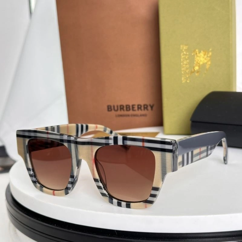 Burberry Sunglasses Functional 277195