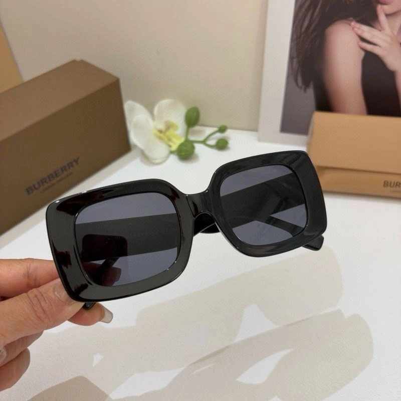 Sporty Burberry Sunglasses 277165