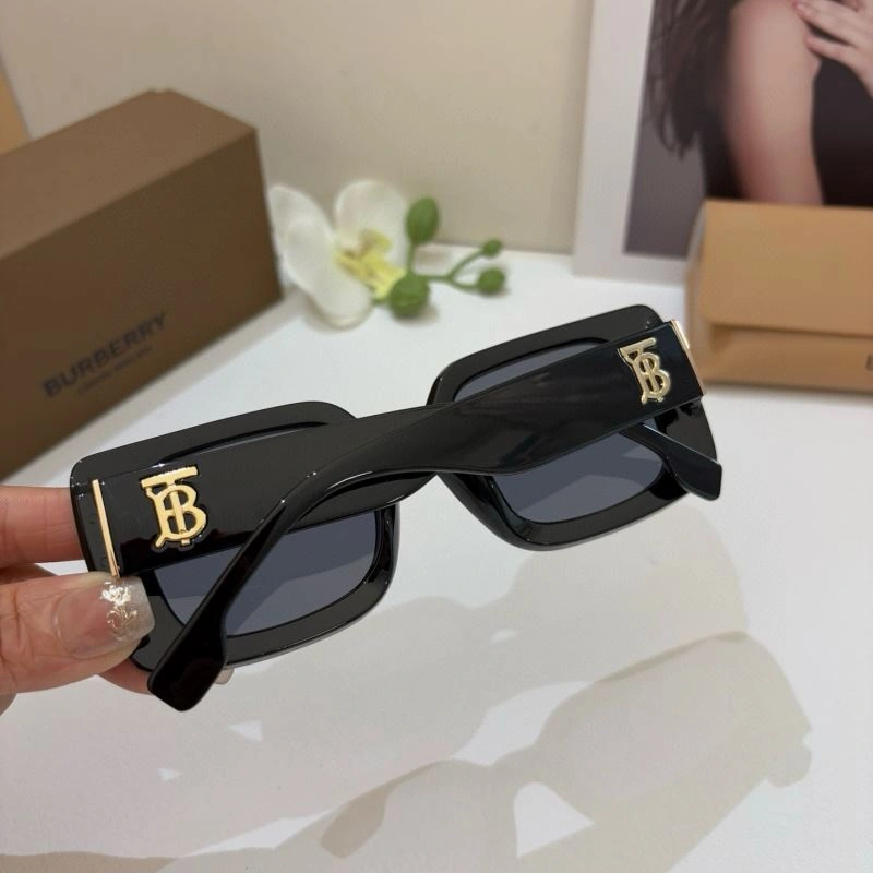 Sporty Burberry Sunglasses 277165