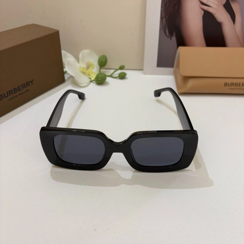 Sporty Burberry Sunglasses 277165