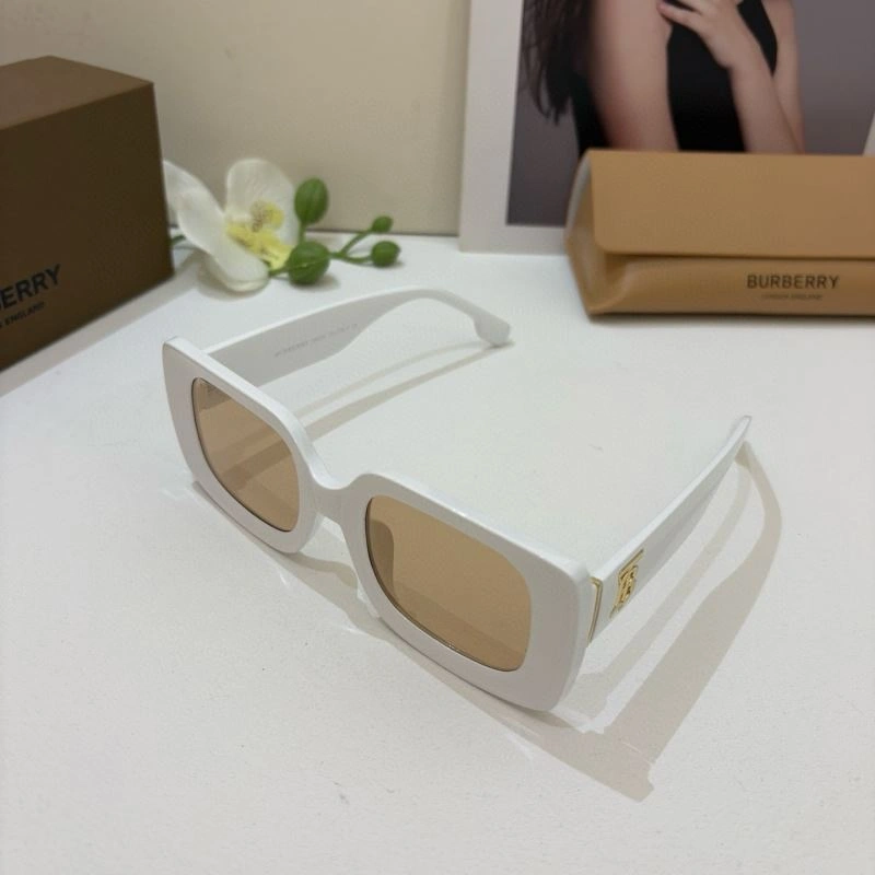 EyeCatching Burberry Sunglasses 277169