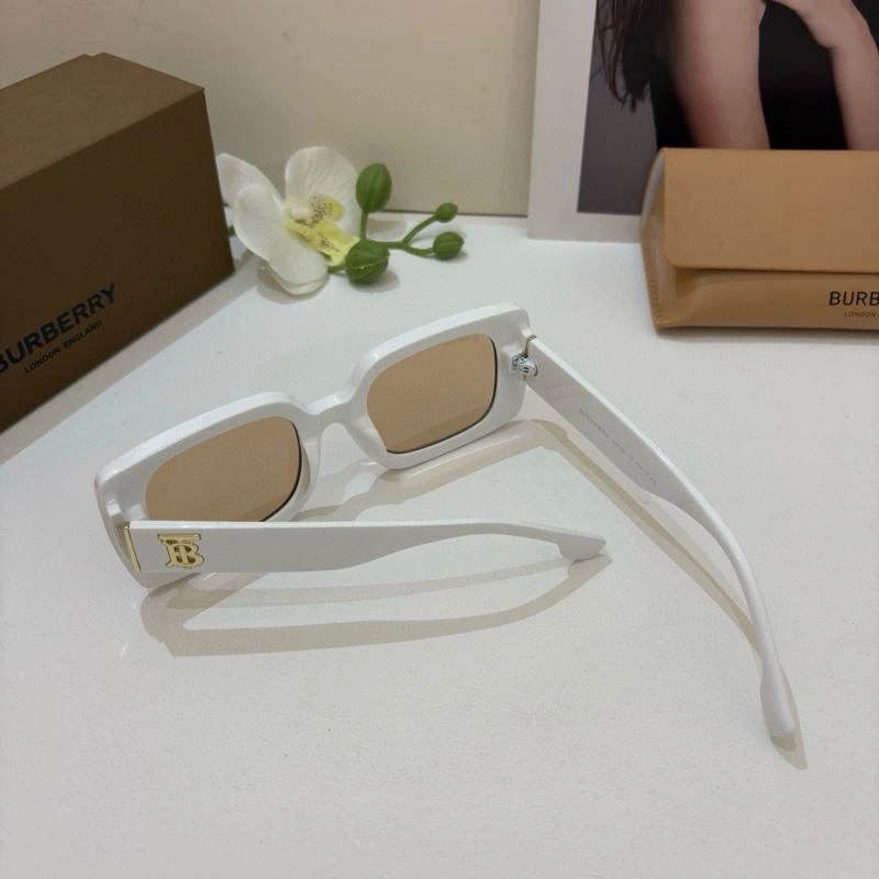 EyeCatching Burberry Sunglasses 277169