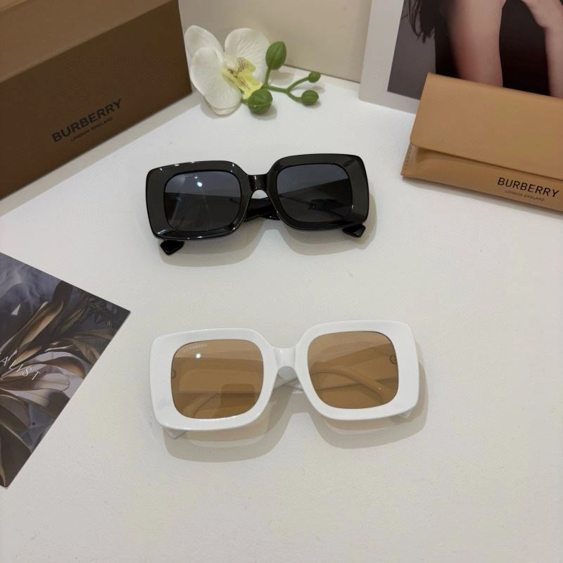 EyeCatching Burberry Sunglasses 277169