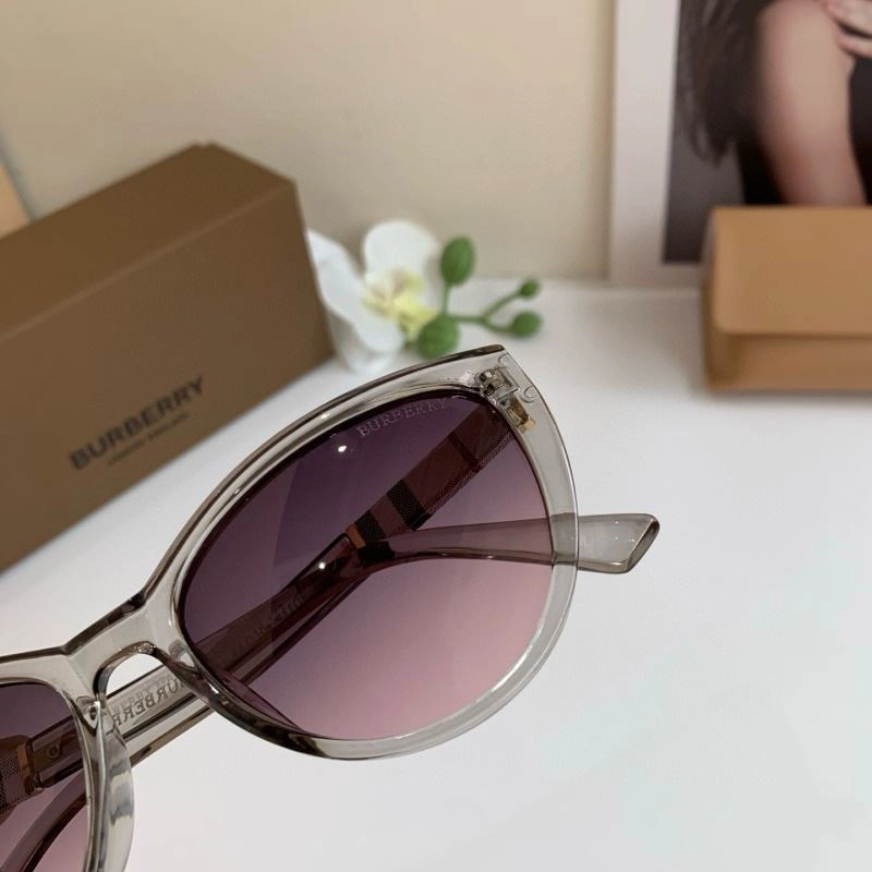Burberry Sunglasses Youthful 277163