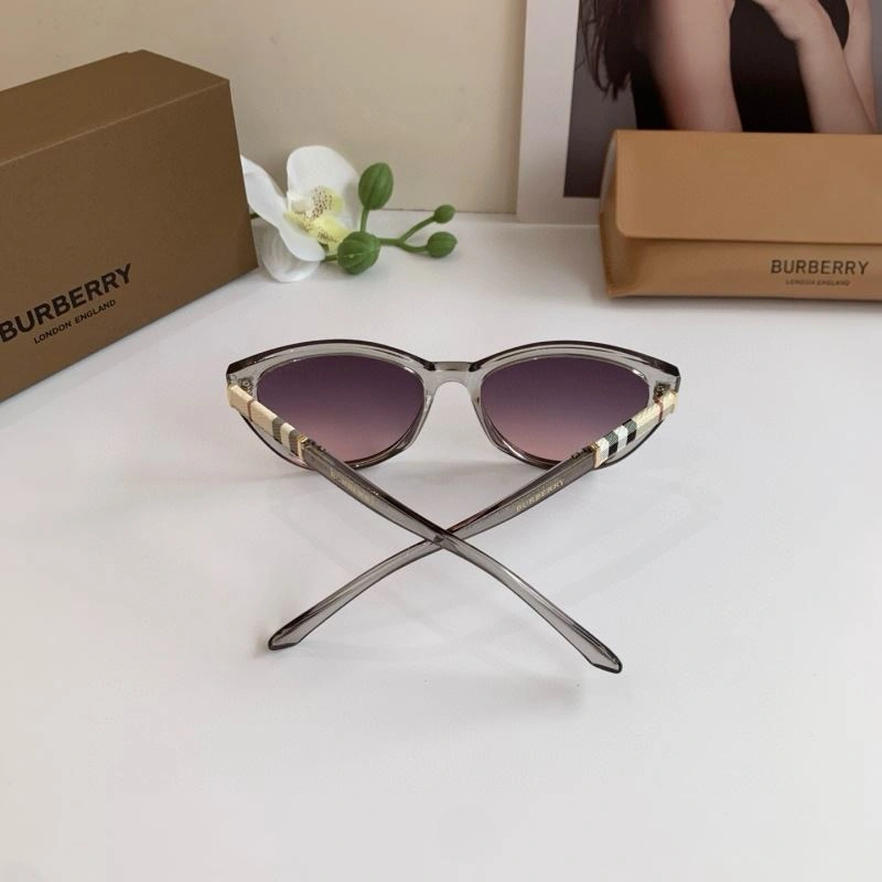 Burberry Sunglasses Youthful 277163
