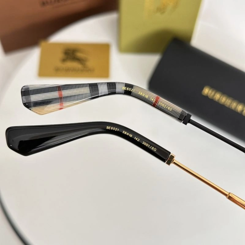 Burberry Sunglasses MultiPurpose 277159
