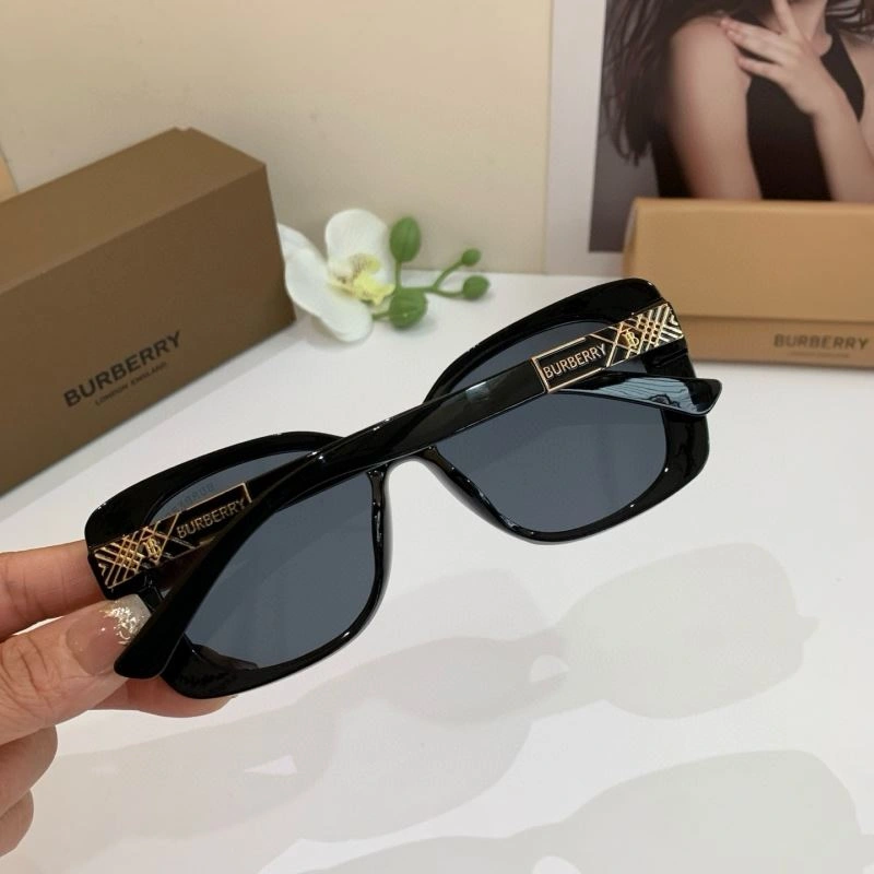 Burberry Sunglasses Soft 277135