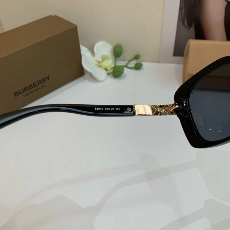 Burberry Sunglasses Soft 277135