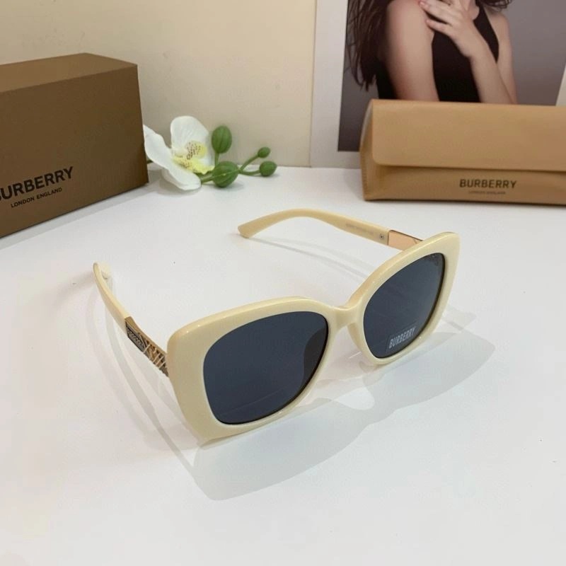 Burberry Sunglasses Classic 277140