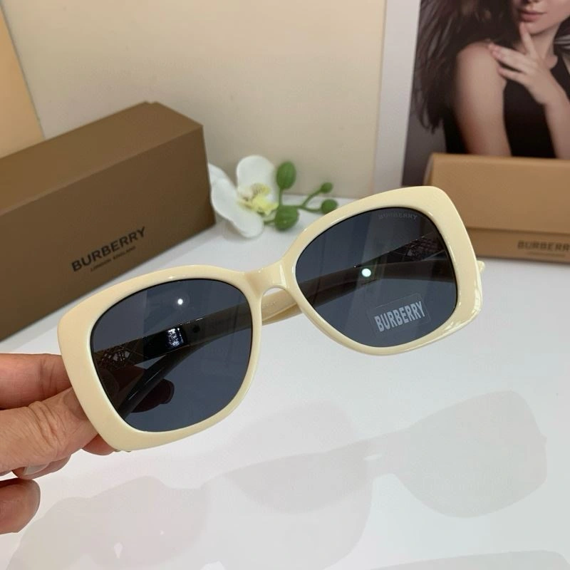 Burberry Sunglasses Classic 277140