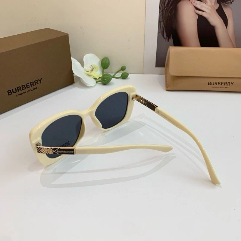 Burberry Sunglasses Classic 277140