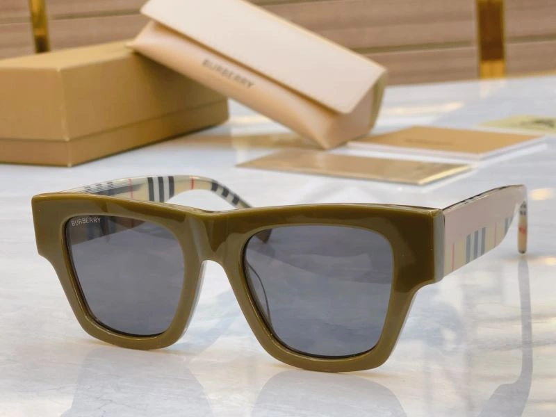 Burberry Sunglasses WaterResistant 277150