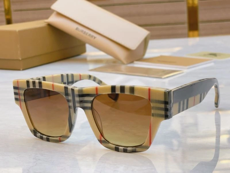 Burberry Sunglasses WaterResistant 277150