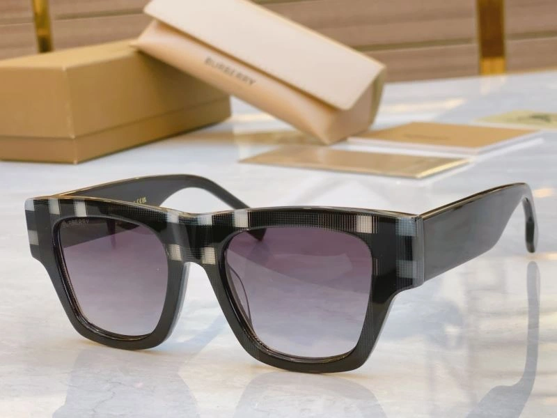 Burberry Sunglasses WaterResistant 277150