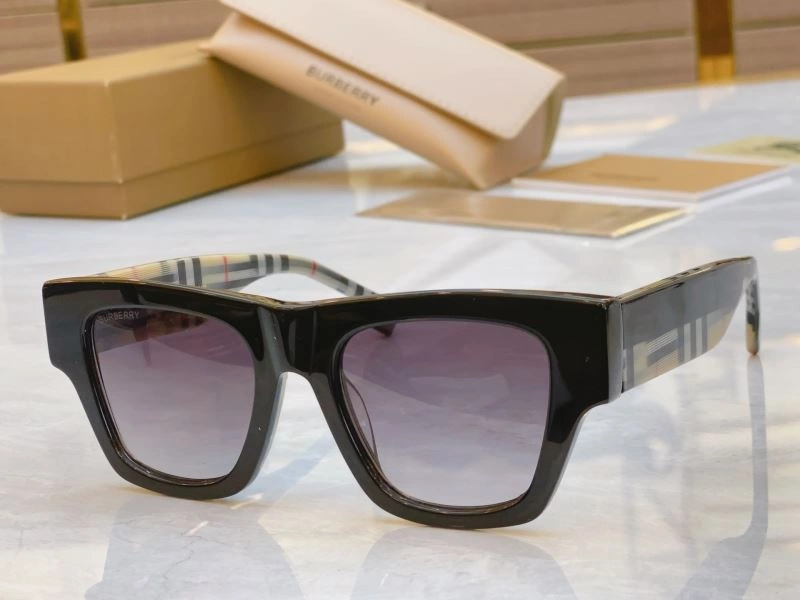 Burberry Sunglasses WaterResistant 277150