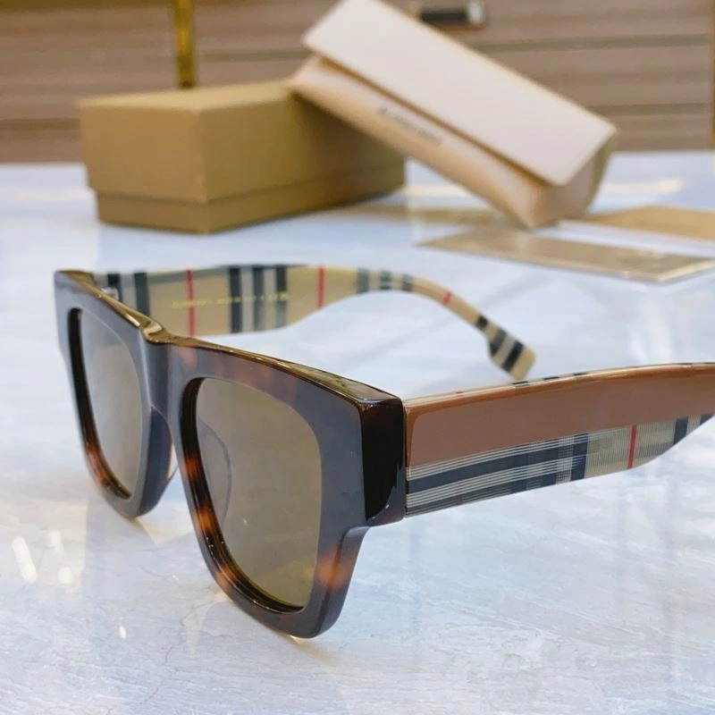 Burberry Sunglasses WaterResistant 277150