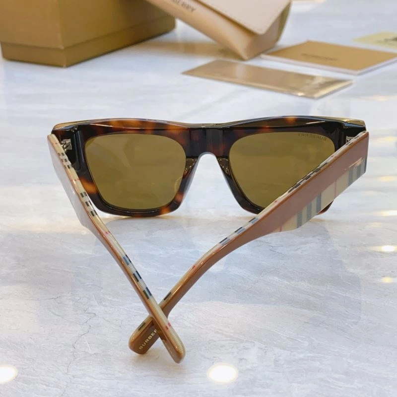 Burberry Sunglasses WaterResistant 277150