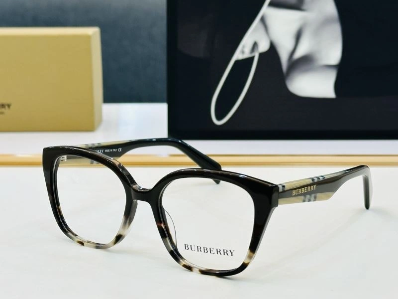 Burberry Sunglasses Versatile 277149