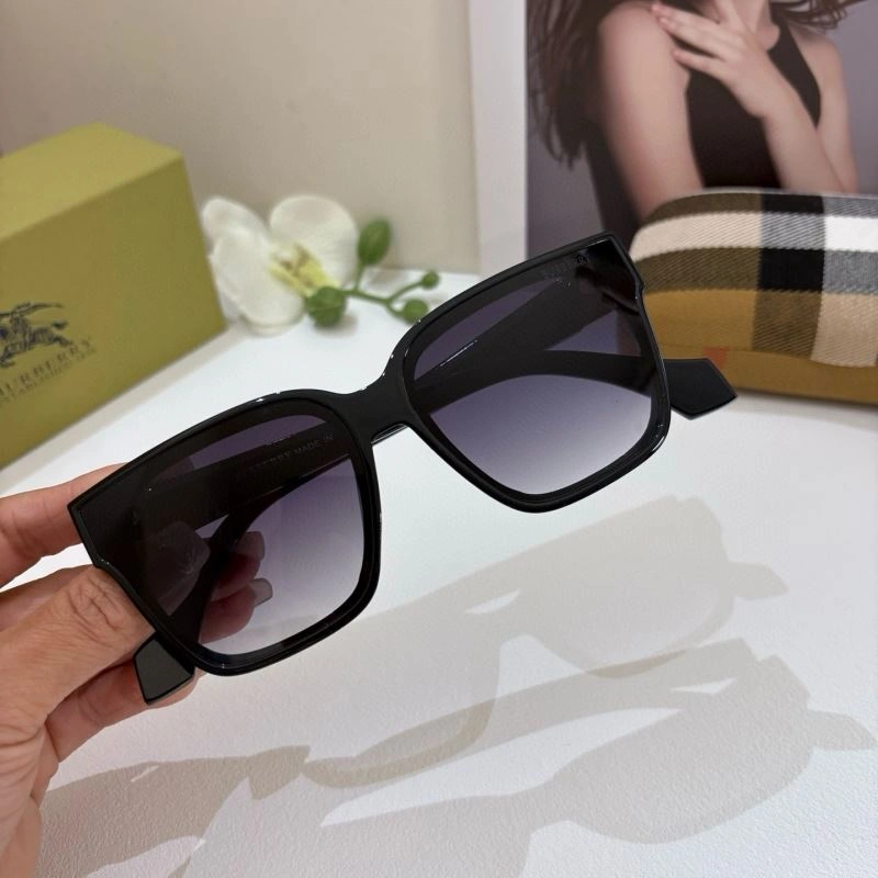 Neat Burberry Sunglasses 277129