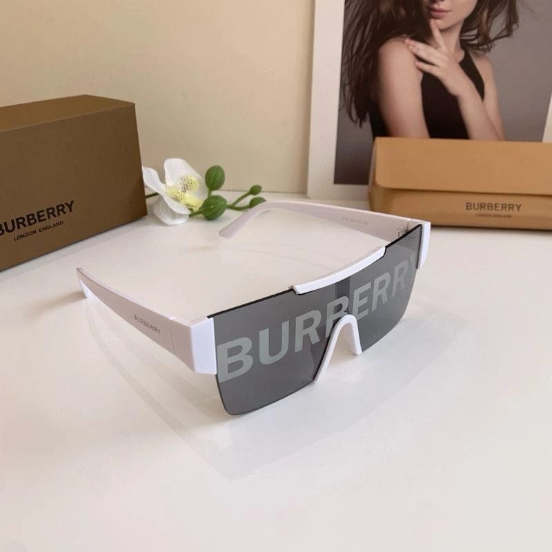 Sleek Burberry Sunglasses 277132