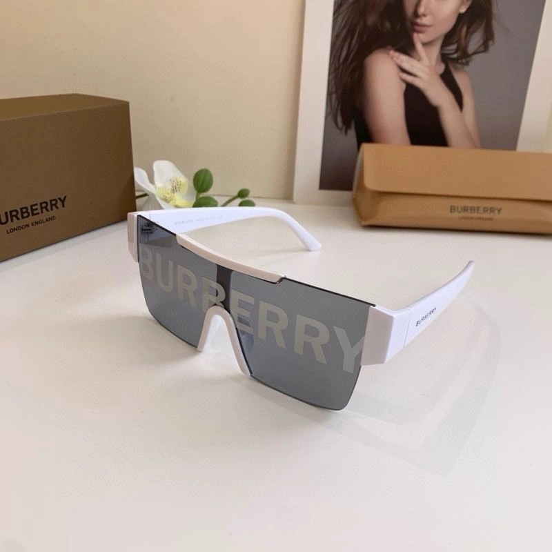 Sleek Burberry Sunglasses 277132