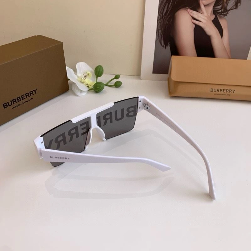 Sleek Burberry Sunglasses 277132