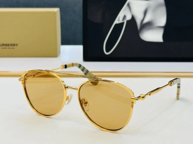 Burberry Sunglasses Attractive 277136