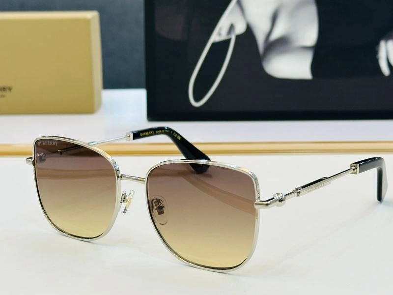 Burberry Sunglasses Vibrant 277154