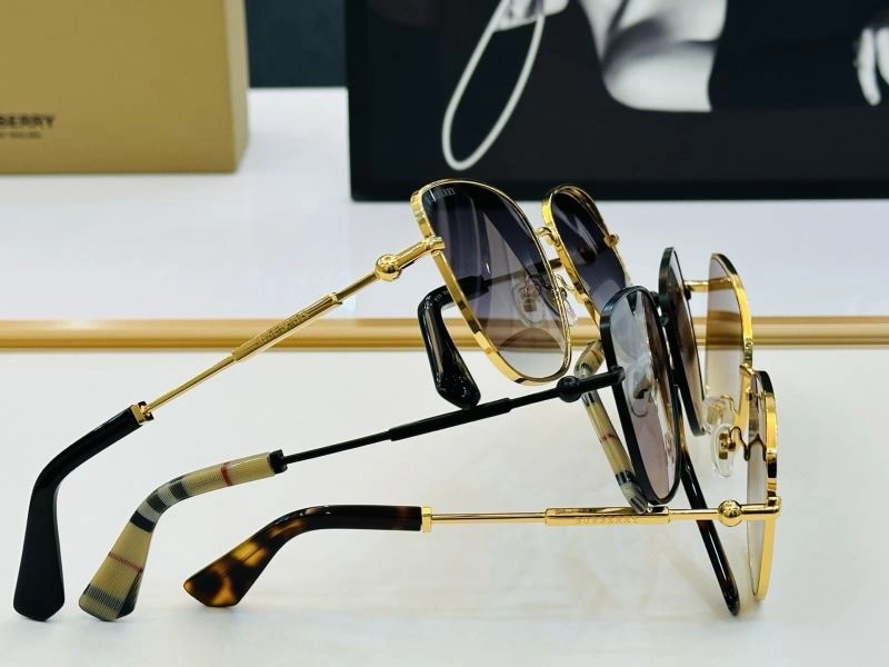 Burberry Sunglasses Vibrant 277154