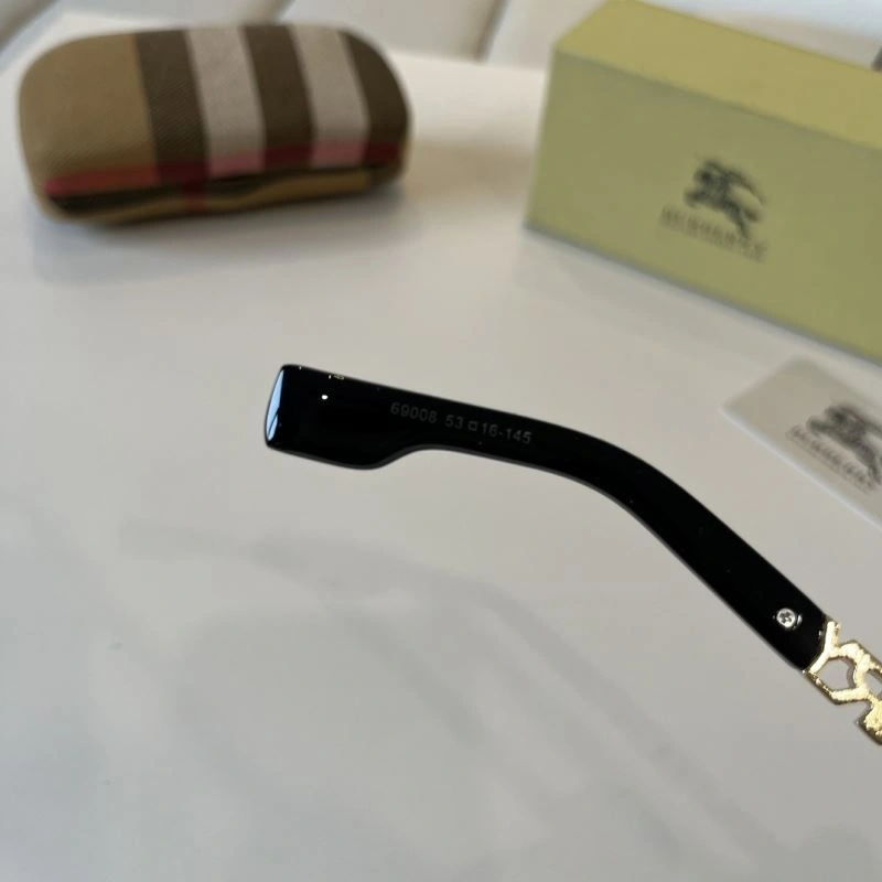 EyeCatching Burberry Sunglasses 277137