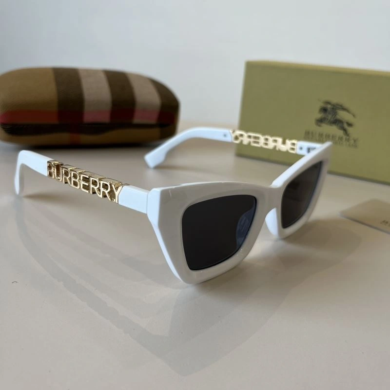 Burberry Sunglasses Cozy 277139