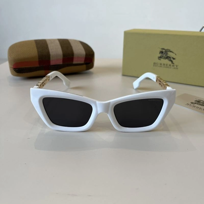 Burberry Sunglasses Cozy 277139
