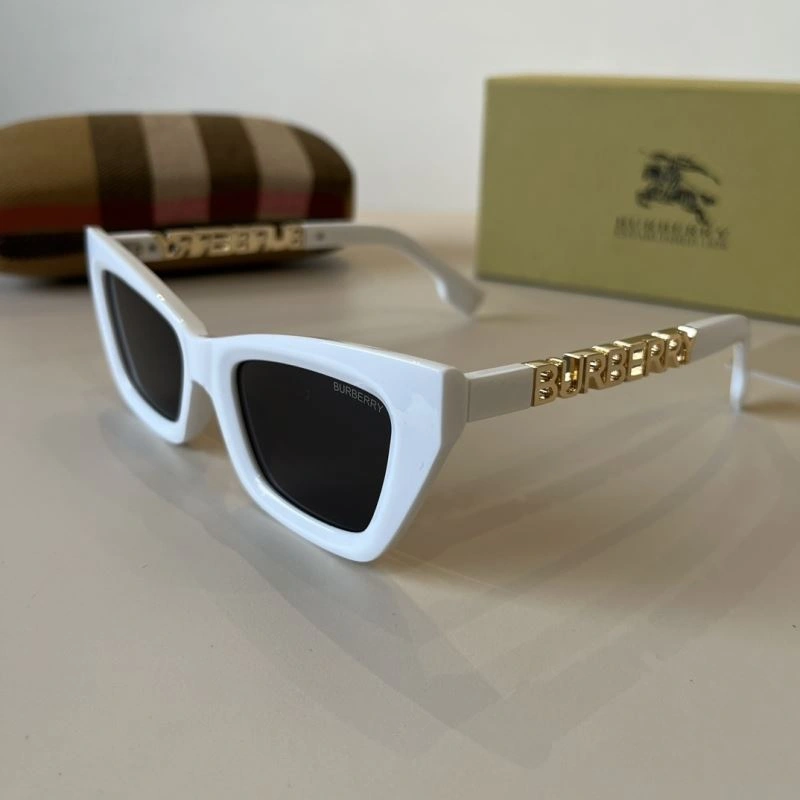 Burberry Sunglasses Cozy 277139